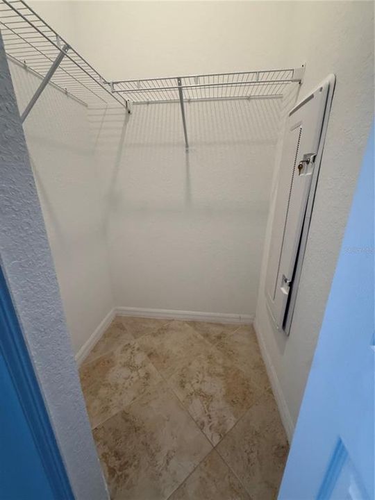 Activo con contrato: $2,300 (3 camas, 2 baños, 1950 Pies cuadrados)