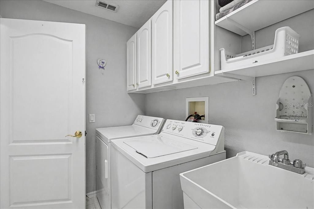Active With Contract: $499,000 (3 beds, 2 baths, 2059 Square Feet)