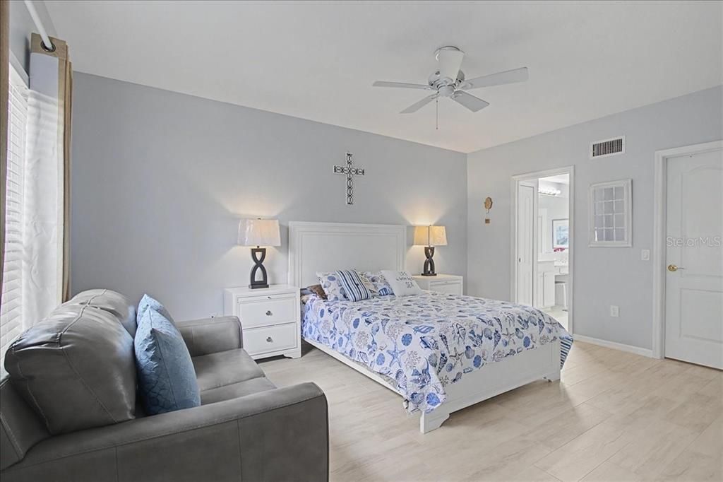 Active With Contract: $499,000 (3 beds, 2 baths, 2059 Square Feet)