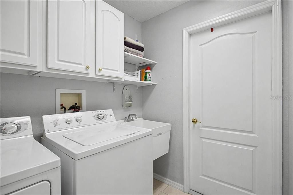 Active With Contract: $499,000 (3 beds, 2 baths, 2059 Square Feet)