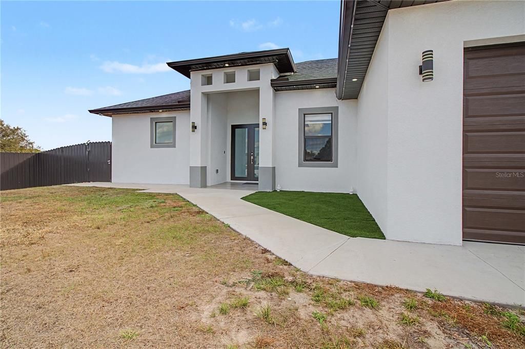 Activo con contrato: $439,900 (3 camas, 2 baños, 1643 Pies cuadrados)