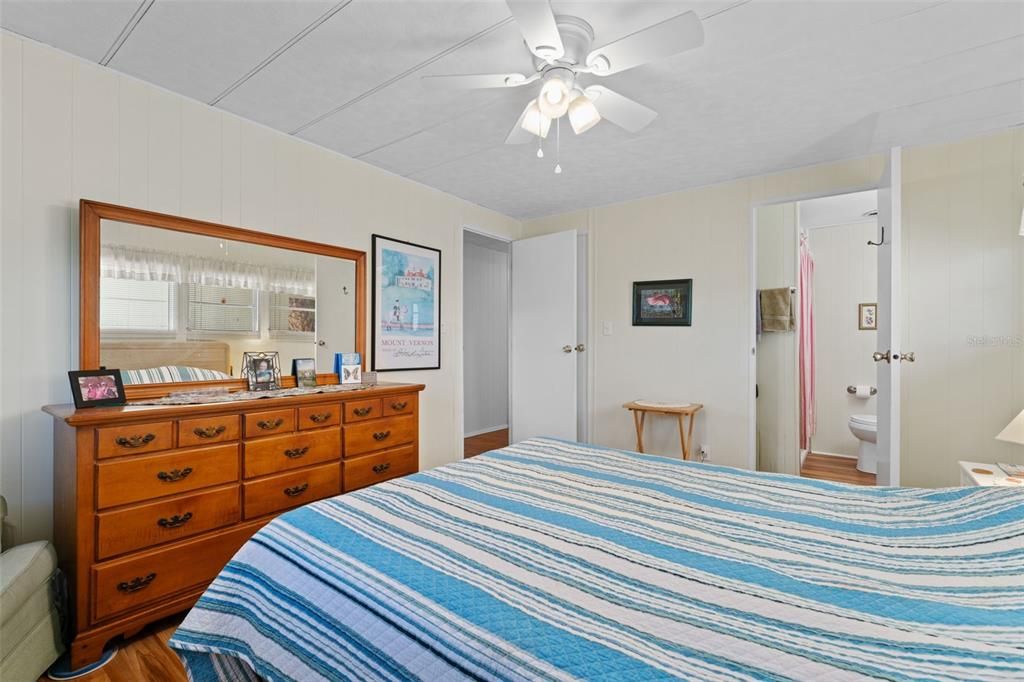 Activo con contrato: $119,500 (3 camas, 3 baños, 1728 Pies cuadrados)