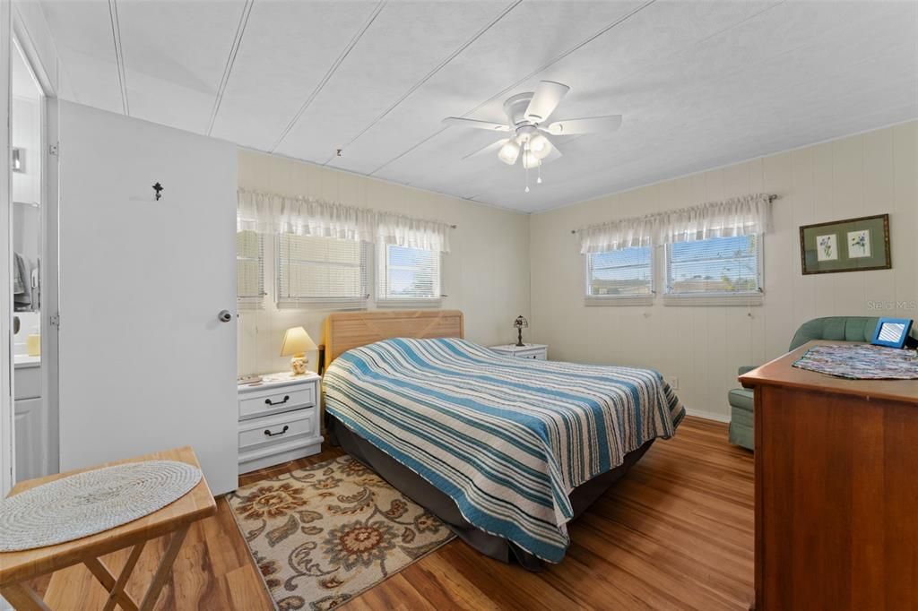 Activo con contrato: $119,500 (3 camas, 3 baños, 1728 Pies cuadrados)