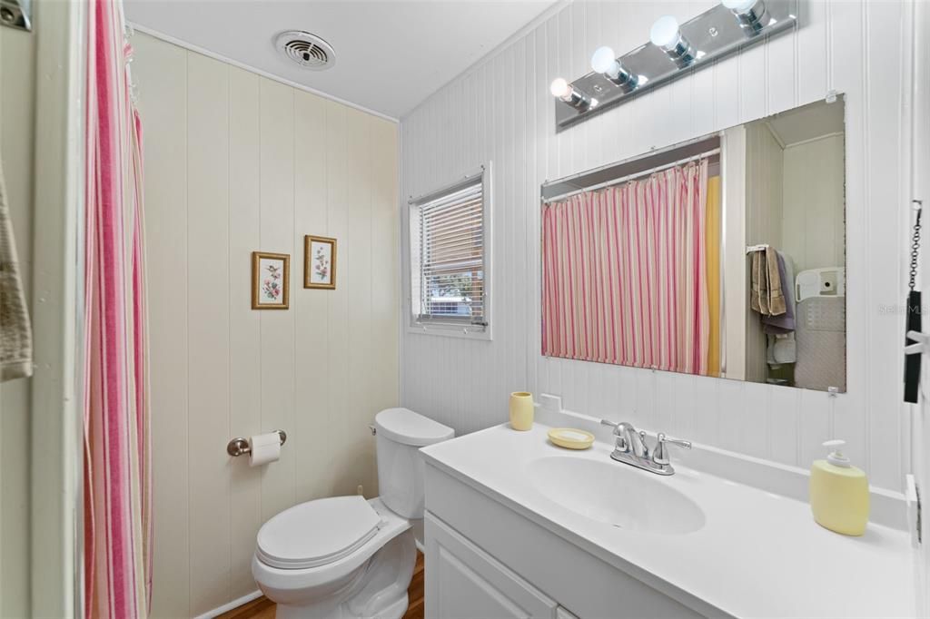 Activo con contrato: $119,500 (3 camas, 3 baños, 1728 Pies cuadrados)
