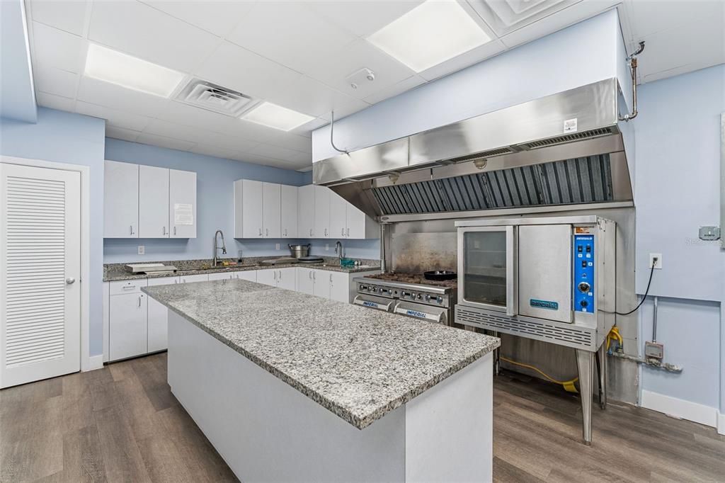 Activo con contrato: $119,500 (3 camas, 3 baños, 1728 Pies cuadrados)