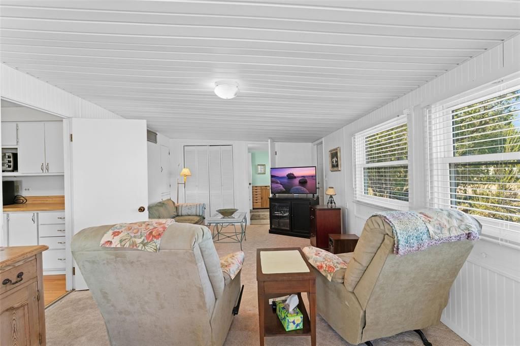 Activo con contrato: $119,500 (3 camas, 3 baños, 1728 Pies cuadrados)