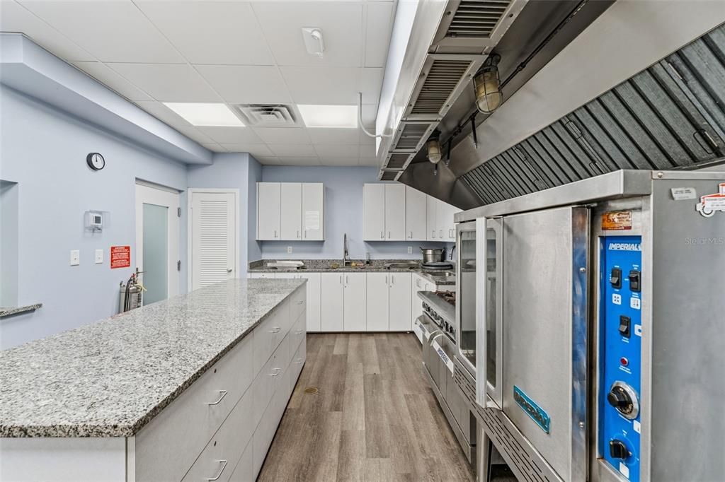 Activo con contrato: $119,500 (3 camas, 3 baños, 1728 Pies cuadrados)