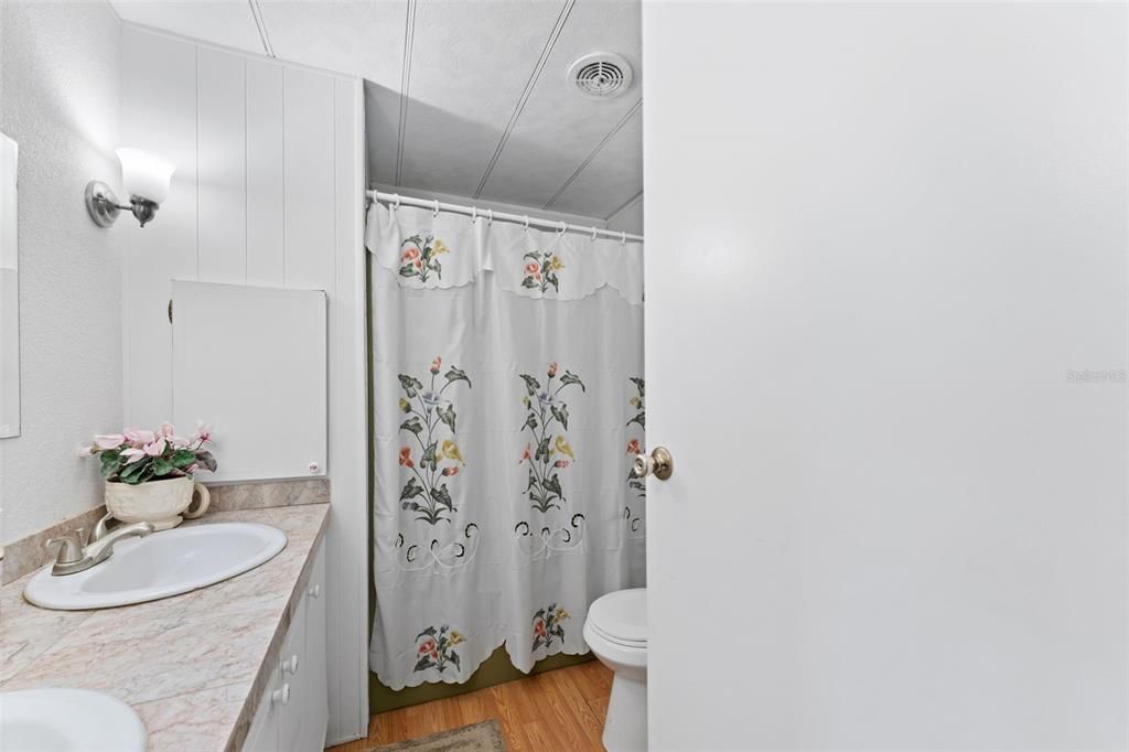 Activo con contrato: $119,500 (3 camas, 3 baños, 1728 Pies cuadrados)