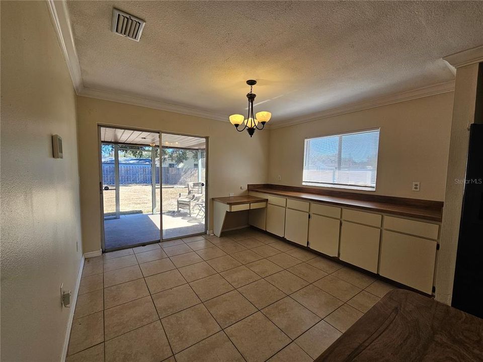 Activo con contrato: $299,900 (2 camas, 2 baños, 1161 Pies cuadrados)