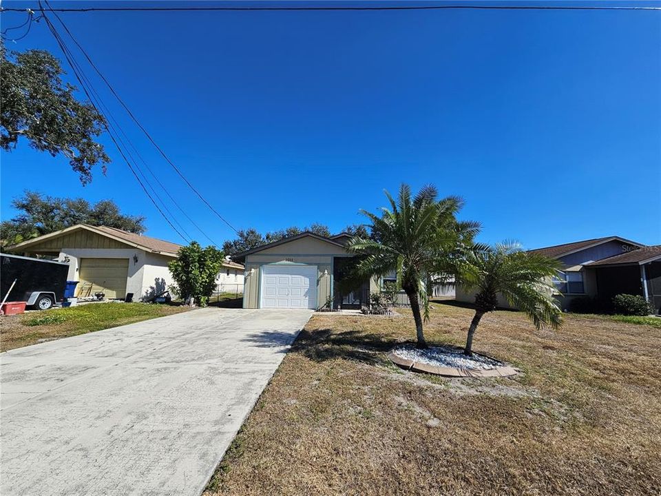 Activo con contrato: $299,900 (2 camas, 2 baños, 1161 Pies cuadrados)