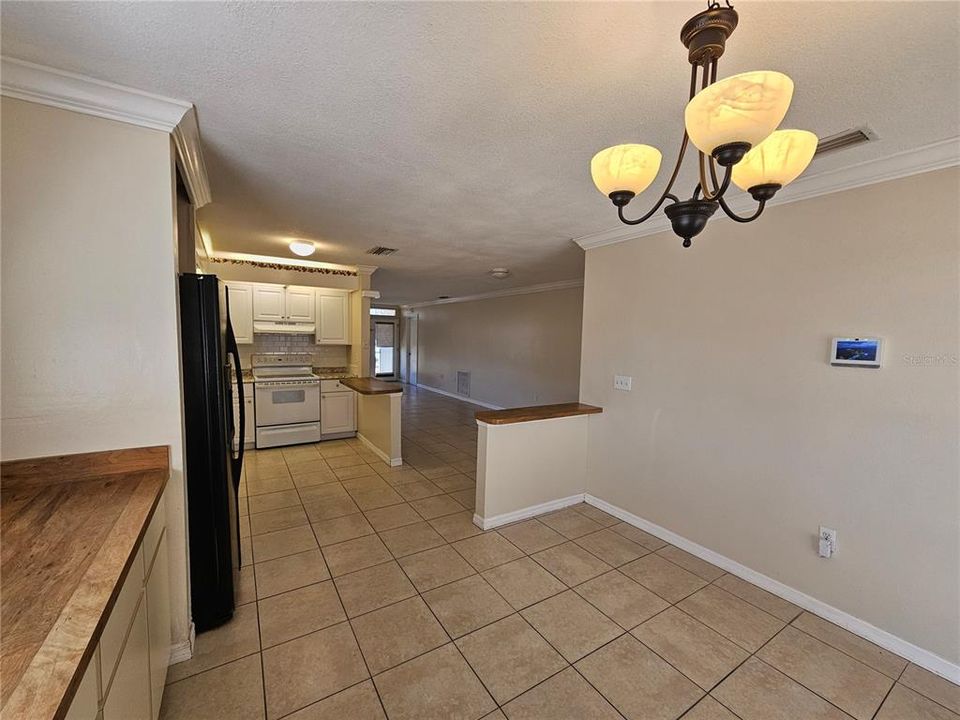 Activo con contrato: $299,900 (2 camas, 2 baños, 1161 Pies cuadrados)
