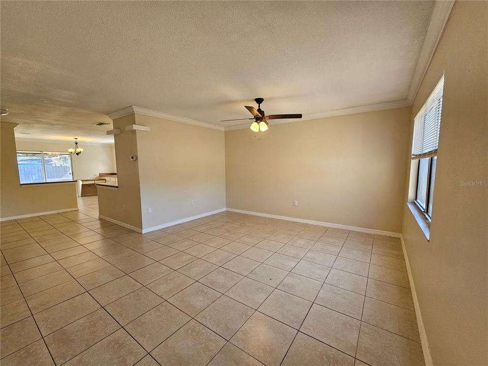 Activo con contrato: $299,900 (2 camas, 2 baños, 1161 Pies cuadrados)