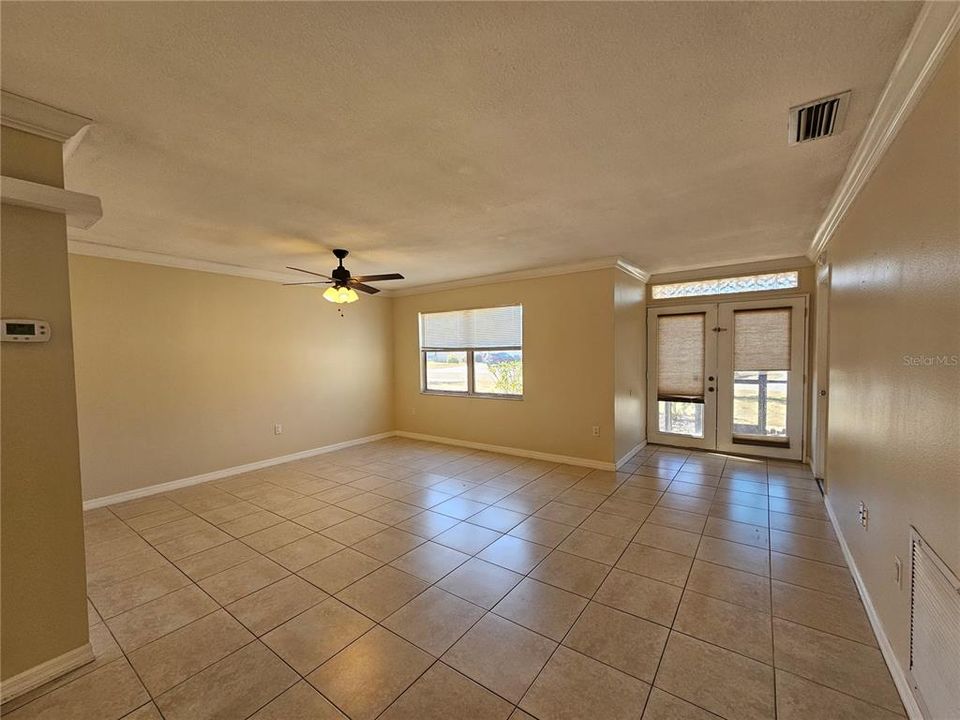 Activo con contrato: $299,900 (2 camas, 2 baños, 1161 Pies cuadrados)