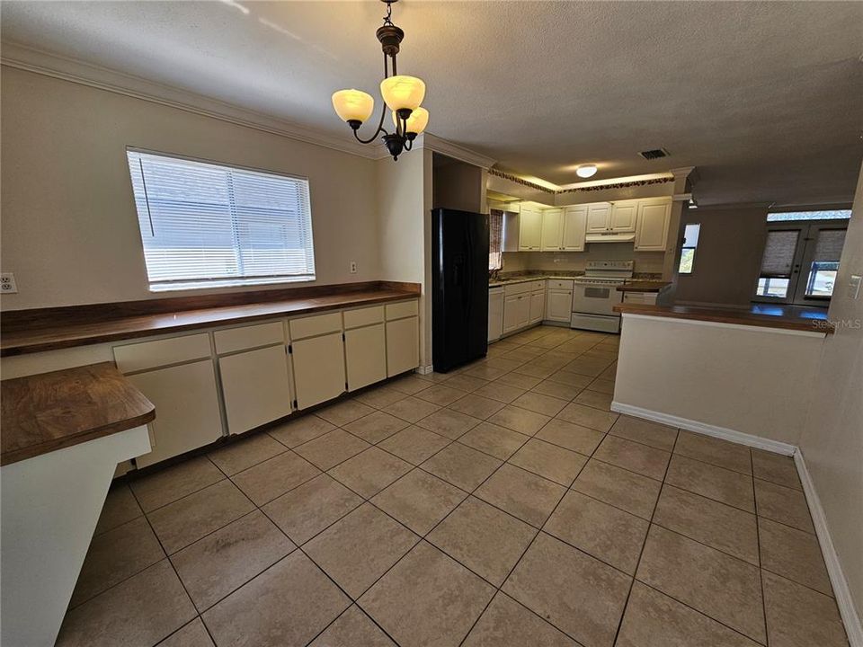 Activo con contrato: $299,900 (2 camas, 2 baños, 1161 Pies cuadrados)