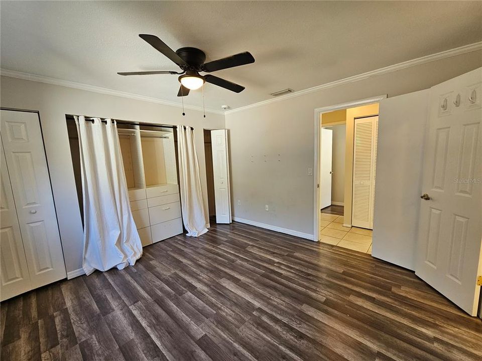 Activo con contrato: $299,900 (2 camas, 2 baños, 1161 Pies cuadrados)