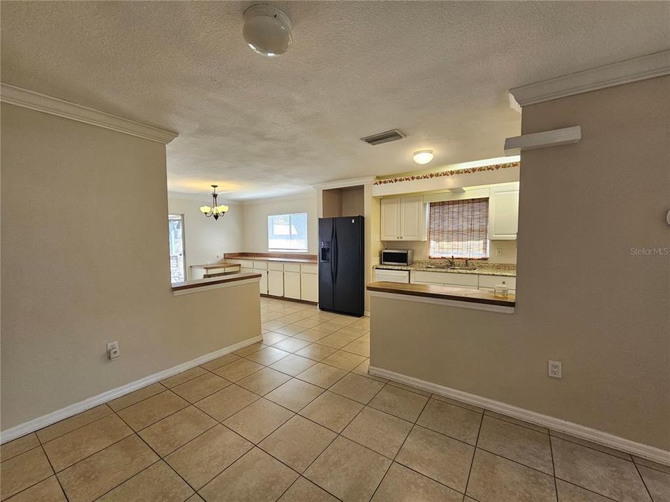 Activo con contrato: $299,900 (2 camas, 2 baños, 1161 Pies cuadrados)