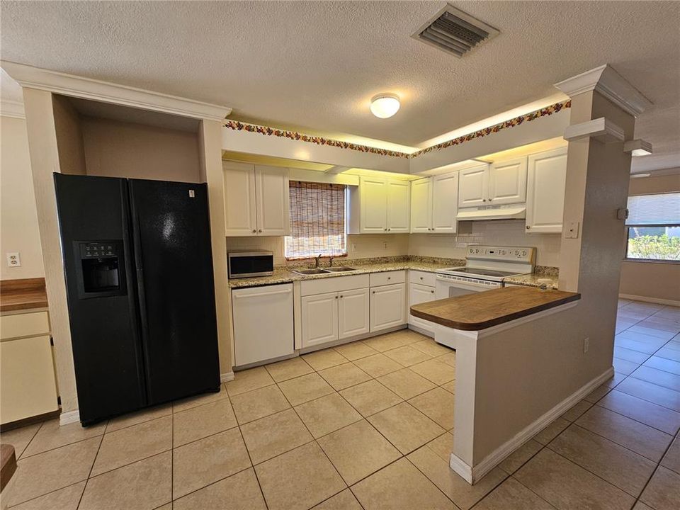 Activo con contrato: $299,900 (2 camas, 2 baños, 1161 Pies cuadrados)