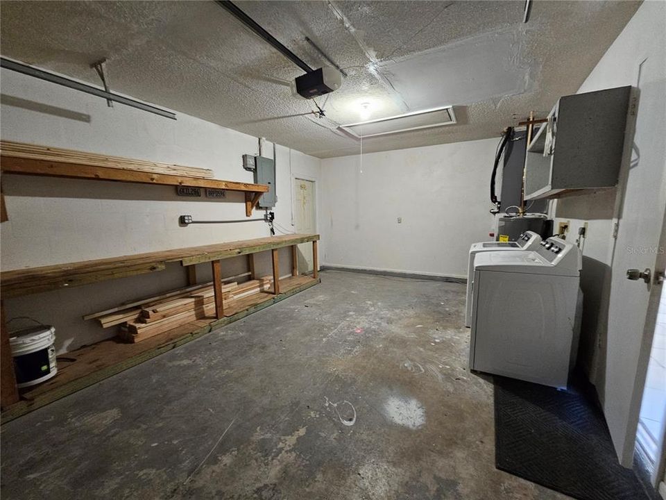 Activo con contrato: $299,900 (2 camas, 2 baños, 1161 Pies cuadrados)