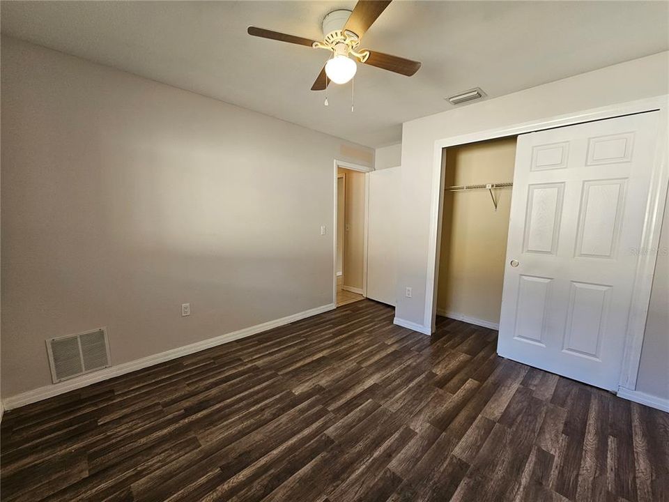 Activo con contrato: $299,900 (2 camas, 2 baños, 1161 Pies cuadrados)
