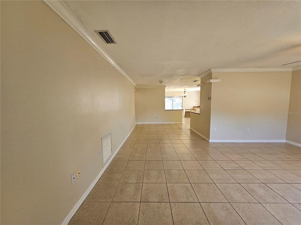 Activo con contrato: $299,900 (2 camas, 2 baños, 1161 Pies cuadrados)