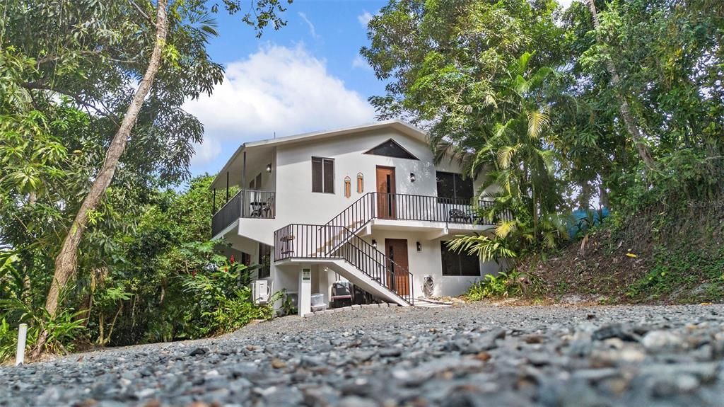 For Sale: $1,259,000 (4 beds, 3 baths, 2000 Square Feet)