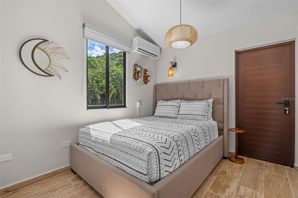 For Sale: $1,259,000 (4 beds, 3 baths, 2000 Square Feet)