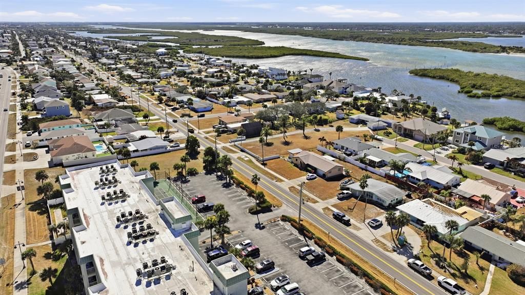 На продажу: $350,000 (0.23 acres)