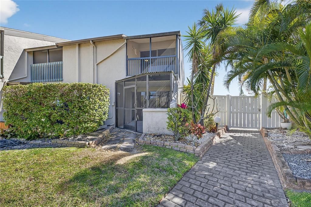 En Venta: $200,000 (2 camas, 2 baños, 1296 Pies cuadrados)