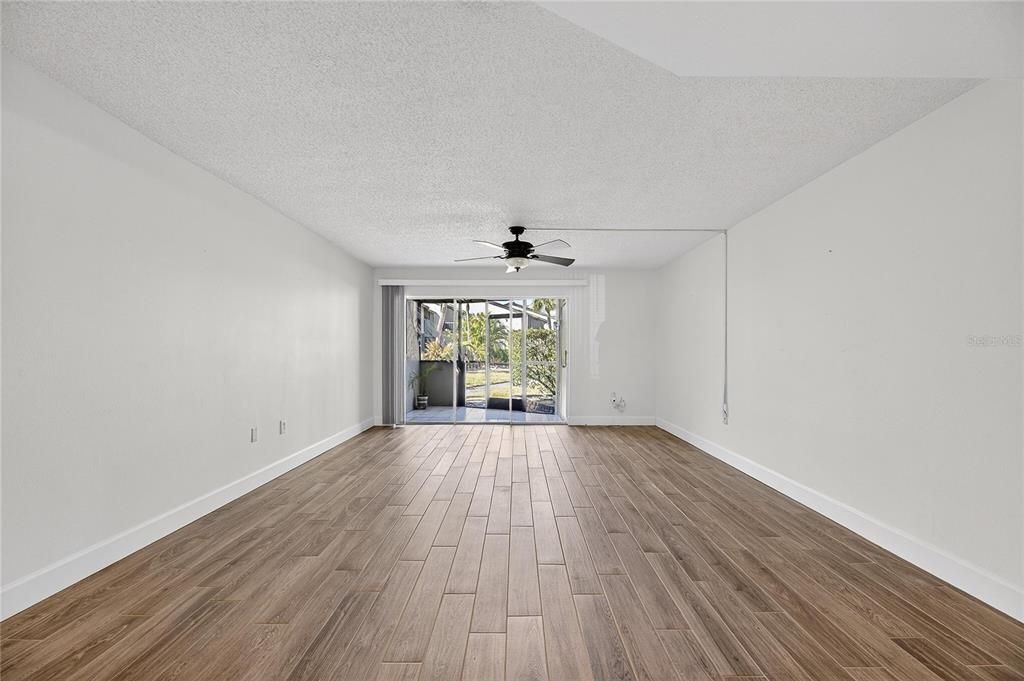 En Venta: $200,000 (2 camas, 2 baños, 1296 Pies cuadrados)