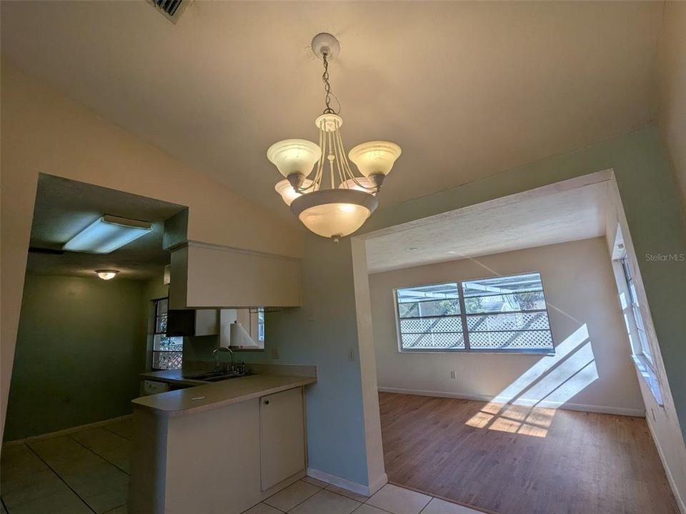 Activo con contrato: $179,999 (2 camas, 1 baños, 1156 Pies cuadrados)