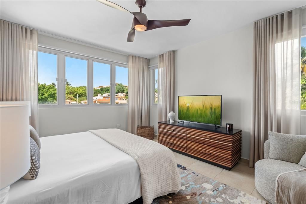 En Venta: $1,599,000 (4 camas, 3 baños, 3010 Pies cuadrados)