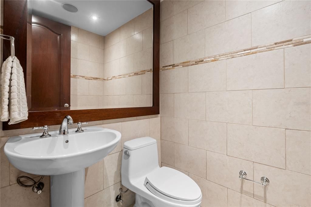 En Venta: $1,599,000 (4 camas, 3 baños, 3010 Pies cuadrados)