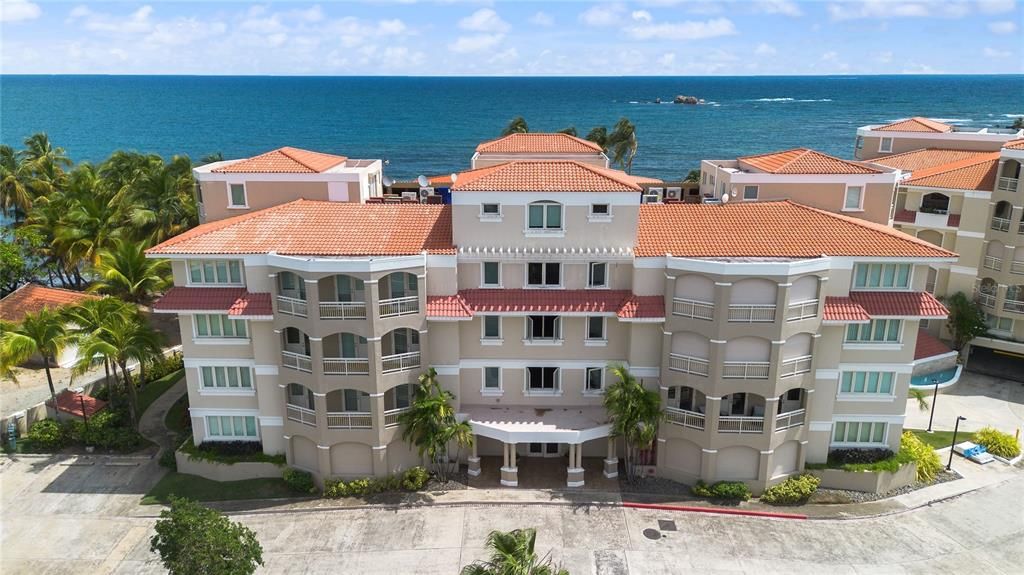 En Venta: $1,599,000 (4 camas, 3 baños, 3010 Pies cuadrados)