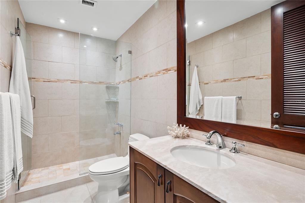En Venta: $1,599,000 (4 camas, 3 baños, 3010 Pies cuadrados)