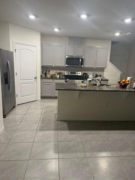 En Renta: $2,600 (4 camas, 2 baños, 2306 Pies cuadrados)