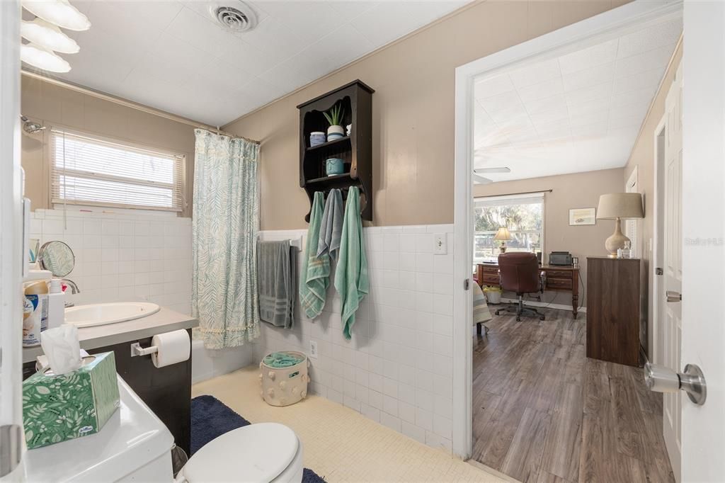Active With Contract: $249,700 (3 beds, 2 baths, 1740 Square Feet)