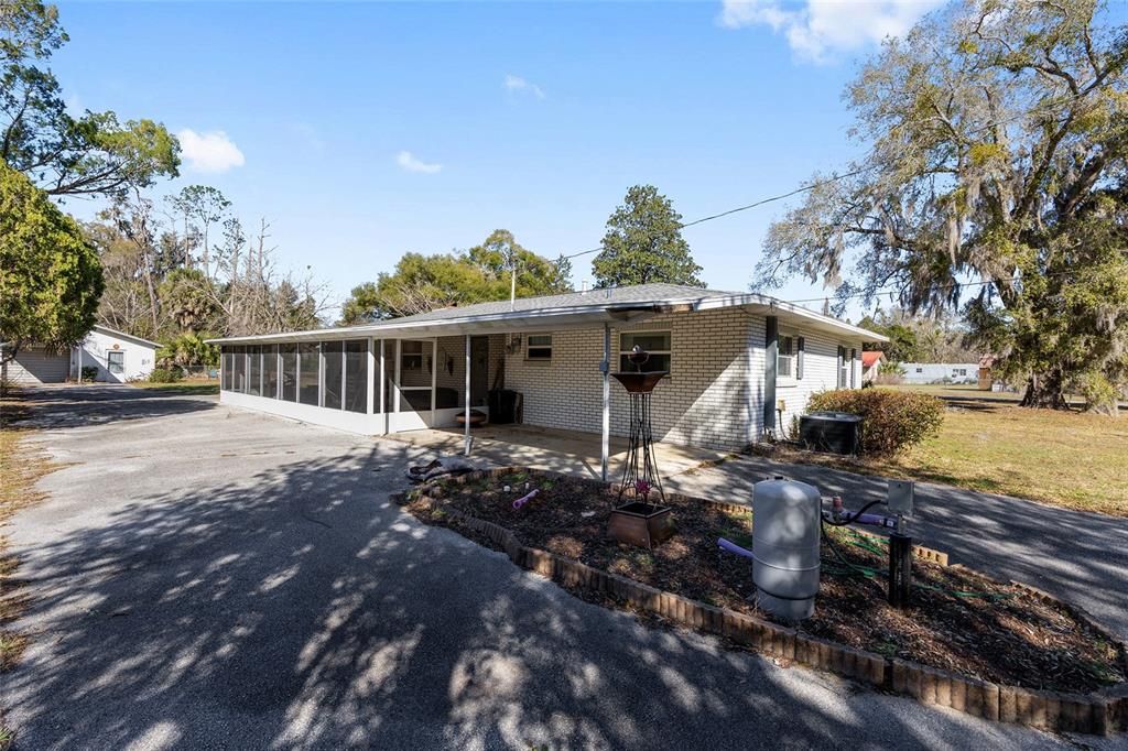 Active With Contract: $249,700 (3 beds, 2 baths, 1740 Square Feet)