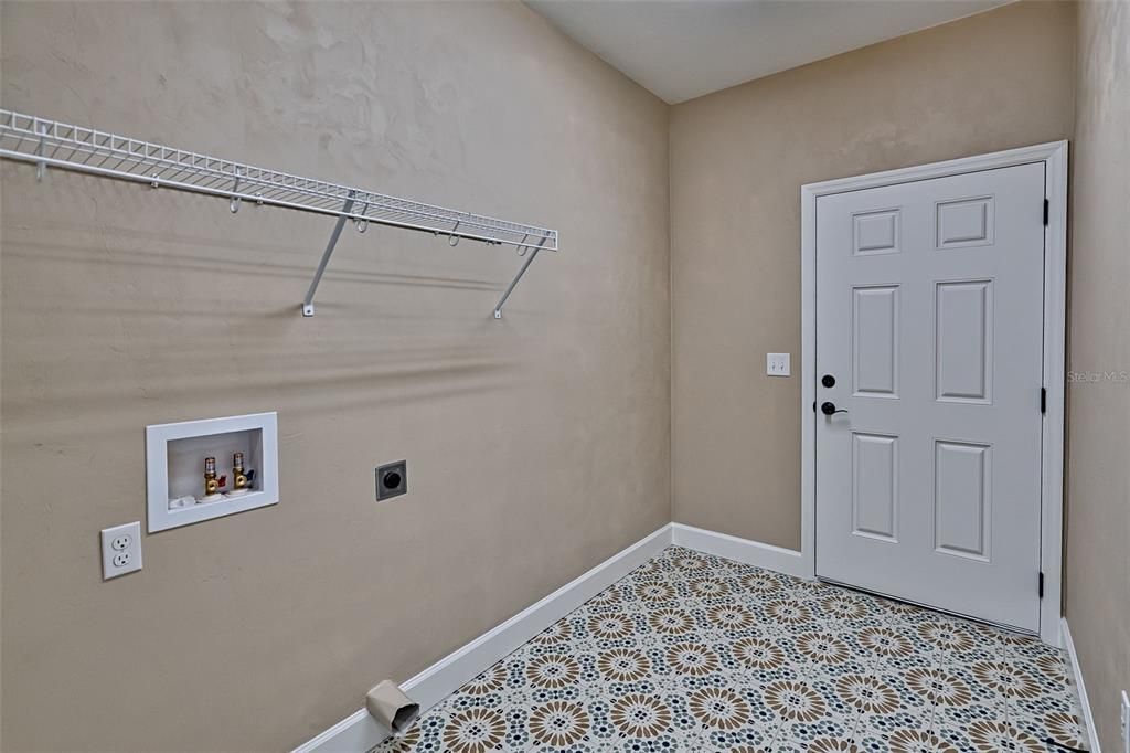For Sale: $289,000 (3 beds, 2 baths, 1344 Square Feet)
