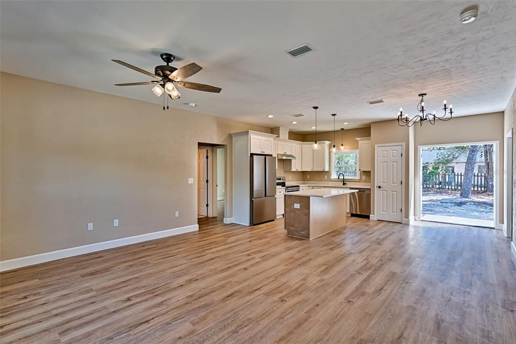 For Sale: $289,000 (3 beds, 2 baths, 1344 Square Feet)