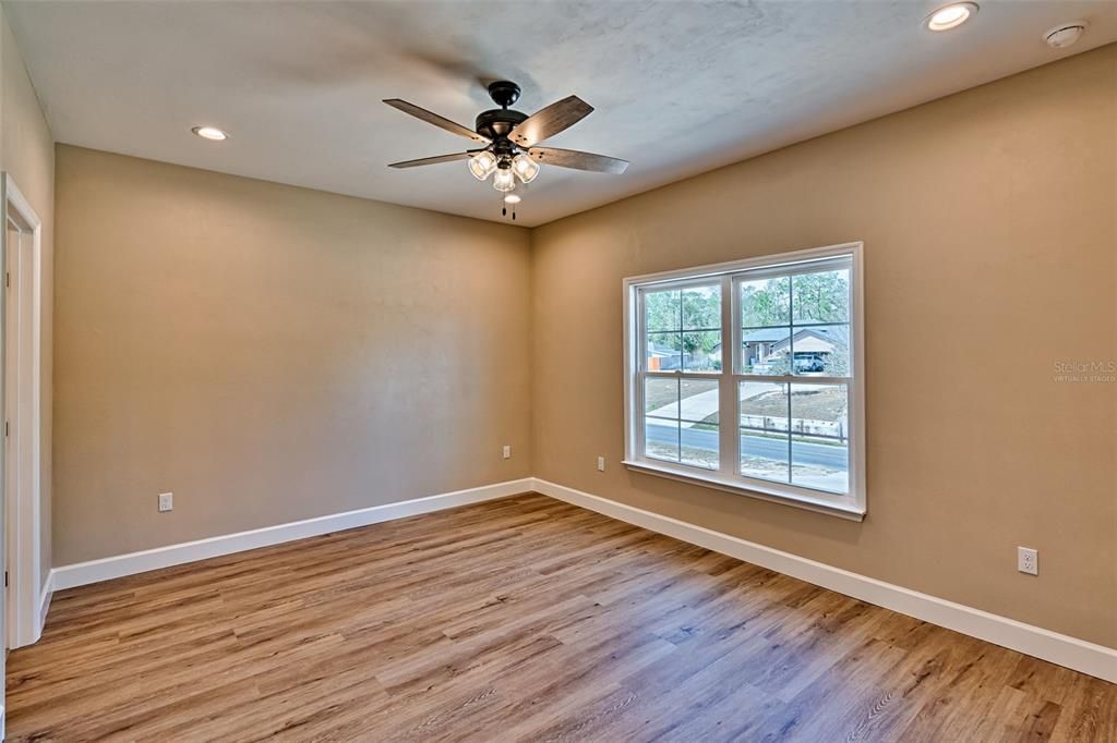 For Sale: $289,000 (3 beds, 2 baths, 1344 Square Feet)