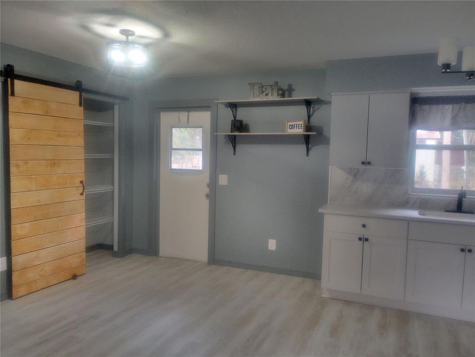 For Sale: $195,750 (3 beds, 2 baths, 1064 Square Feet)