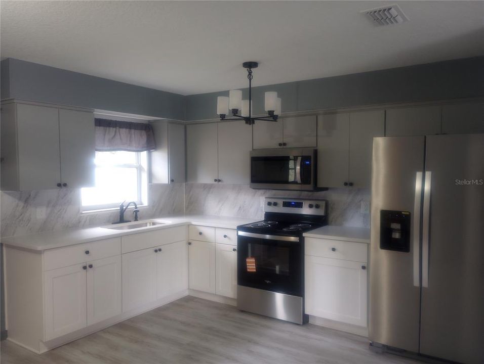 For Sale: $195,750 (3 beds, 2 baths, 1064 Square Feet)