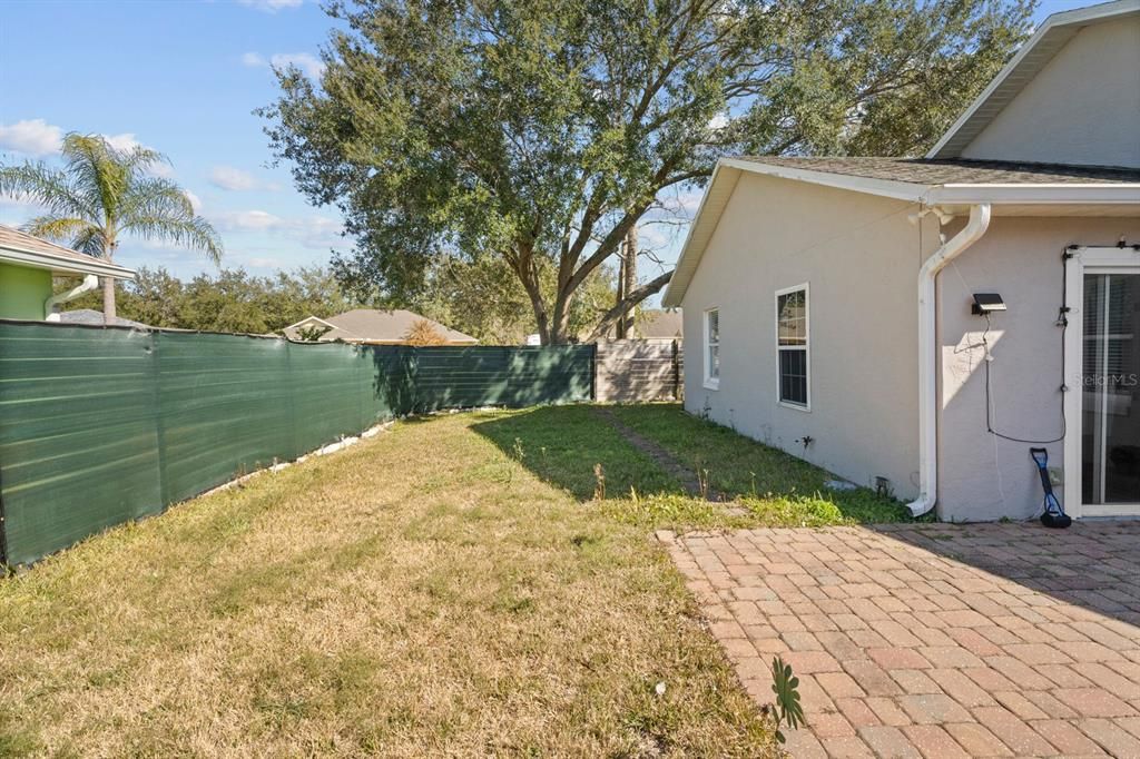 Active With Contract: $295,000 (3 beds, 2 baths, 1424 Square Feet)