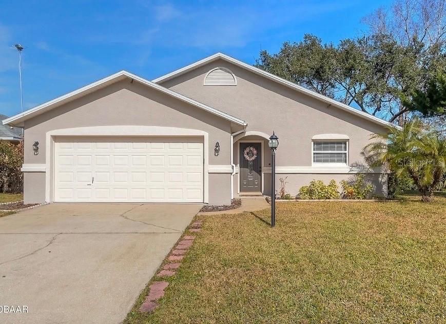 Active With Contract: $295,000 (3 beds, 2 baths, 1424 Square Feet)