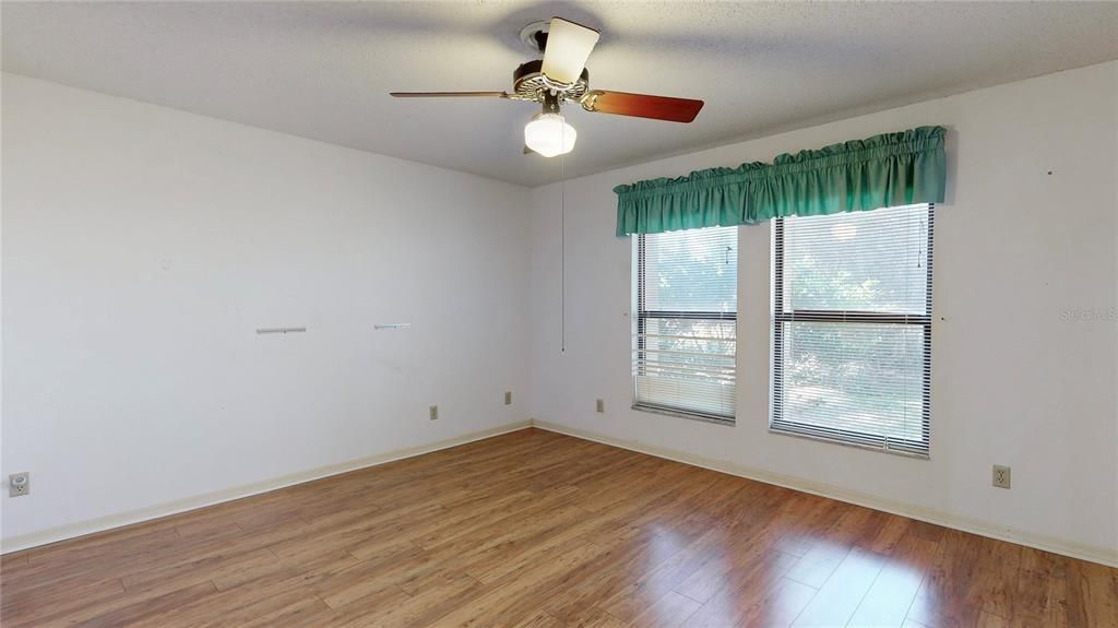 For Sale: $675,000 (4 beds, 4 baths, 3799 Square Feet)