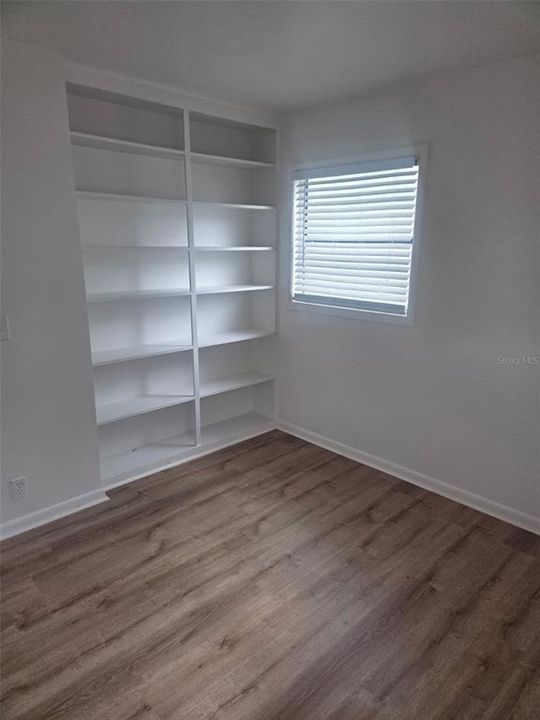 For Sale: $227,500 (3 beds, 2 baths, 1107 Square Feet)