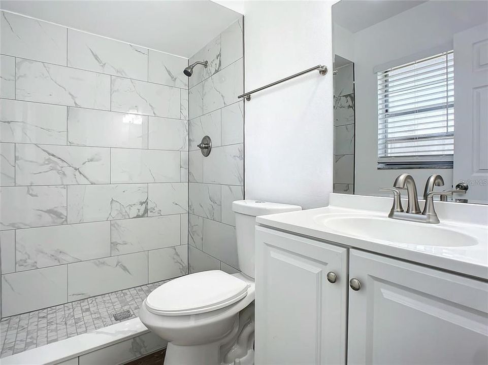 Activo con contrato: $2,500 (4 camas, 2 baños, 1406 Pies cuadrados)