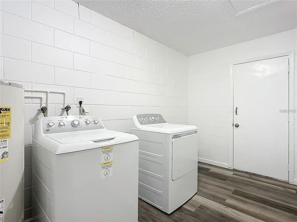 Activo con contrato: $2,500 (4 camas, 2 baños, 1406 Pies cuadrados)