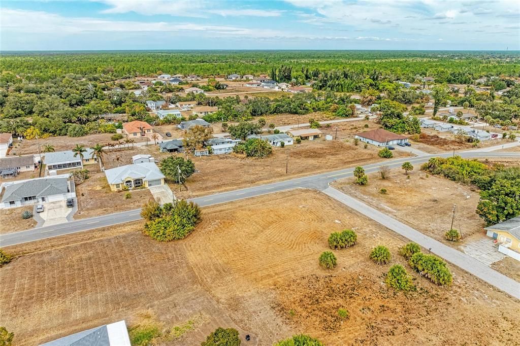 На продажу: $65,000 (0.55 acres)