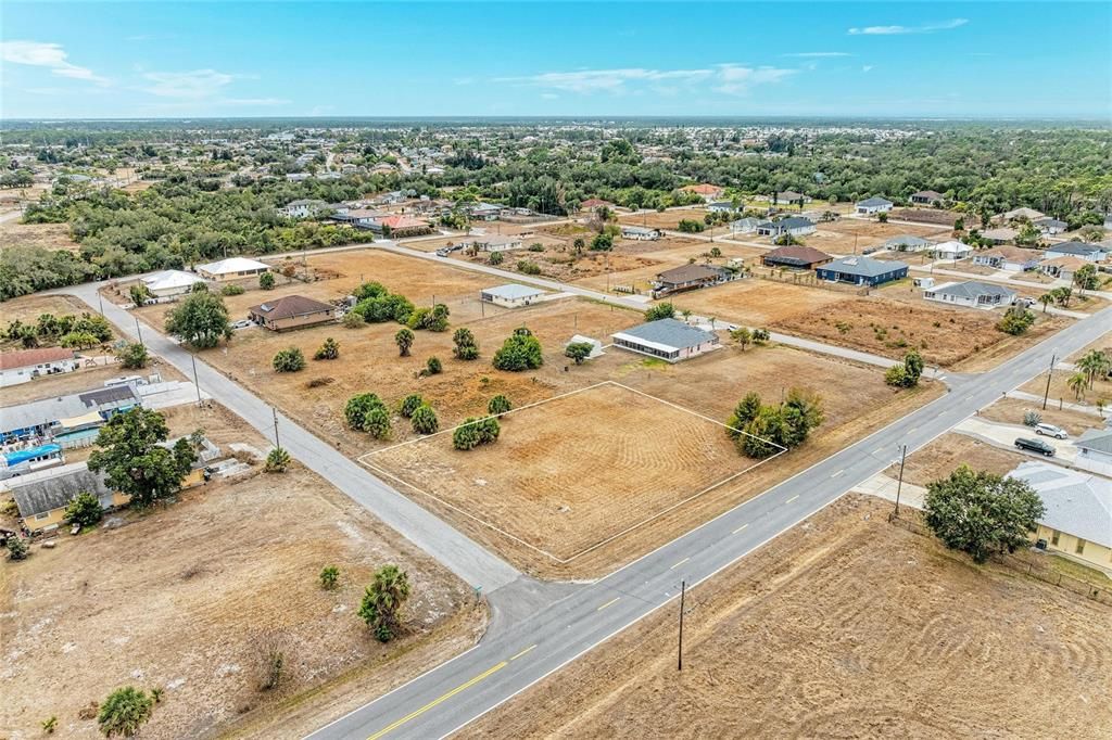 На продажу: $65,000 (0.55 acres)